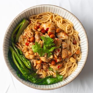 Dry Mixed Chicken Noodle / 干拌辣鸡粉/面